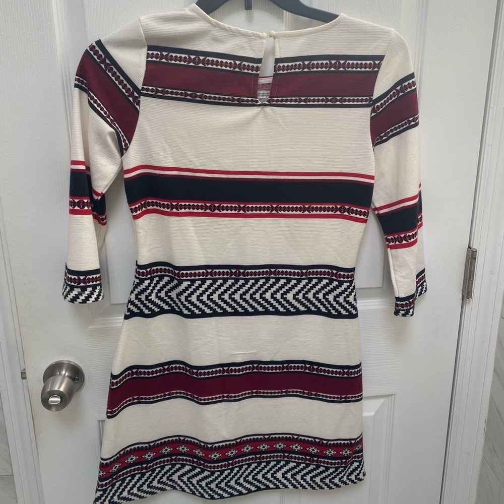Patterned DRESS - Picture 2 of 2